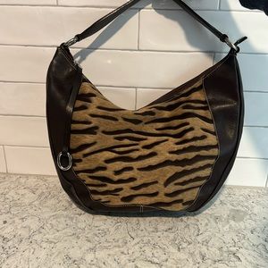 Punto Tres Leather and Calf Hobo Handbag